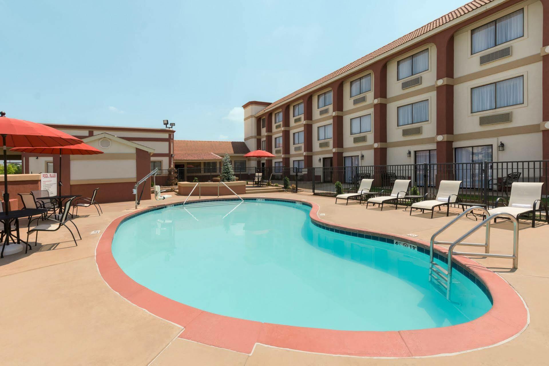Broadway Inn & Suites 오클라호마시티 외부 사진