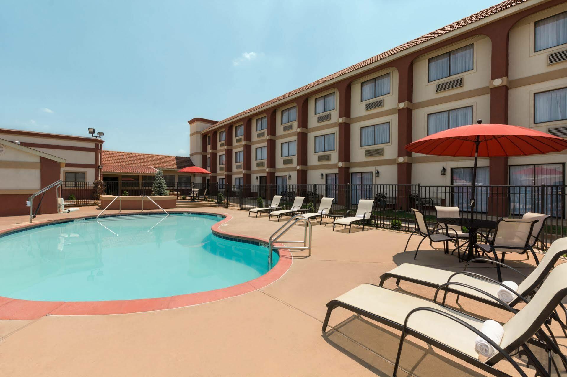 Broadway Inn & Suites 오클라호마시티 외부 사진